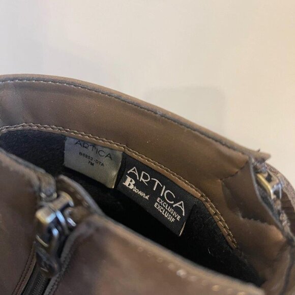 Browns Shoes Exclusive Artica Ankle Boots, Taupe Nubuck, Size 7, Waterproof - Picture 4 of 5